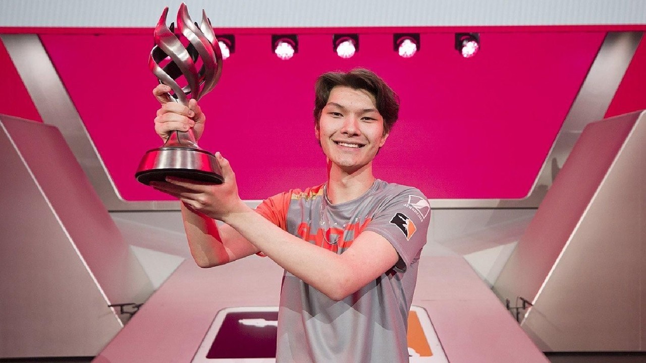 sinatraa-overwatch-mvp