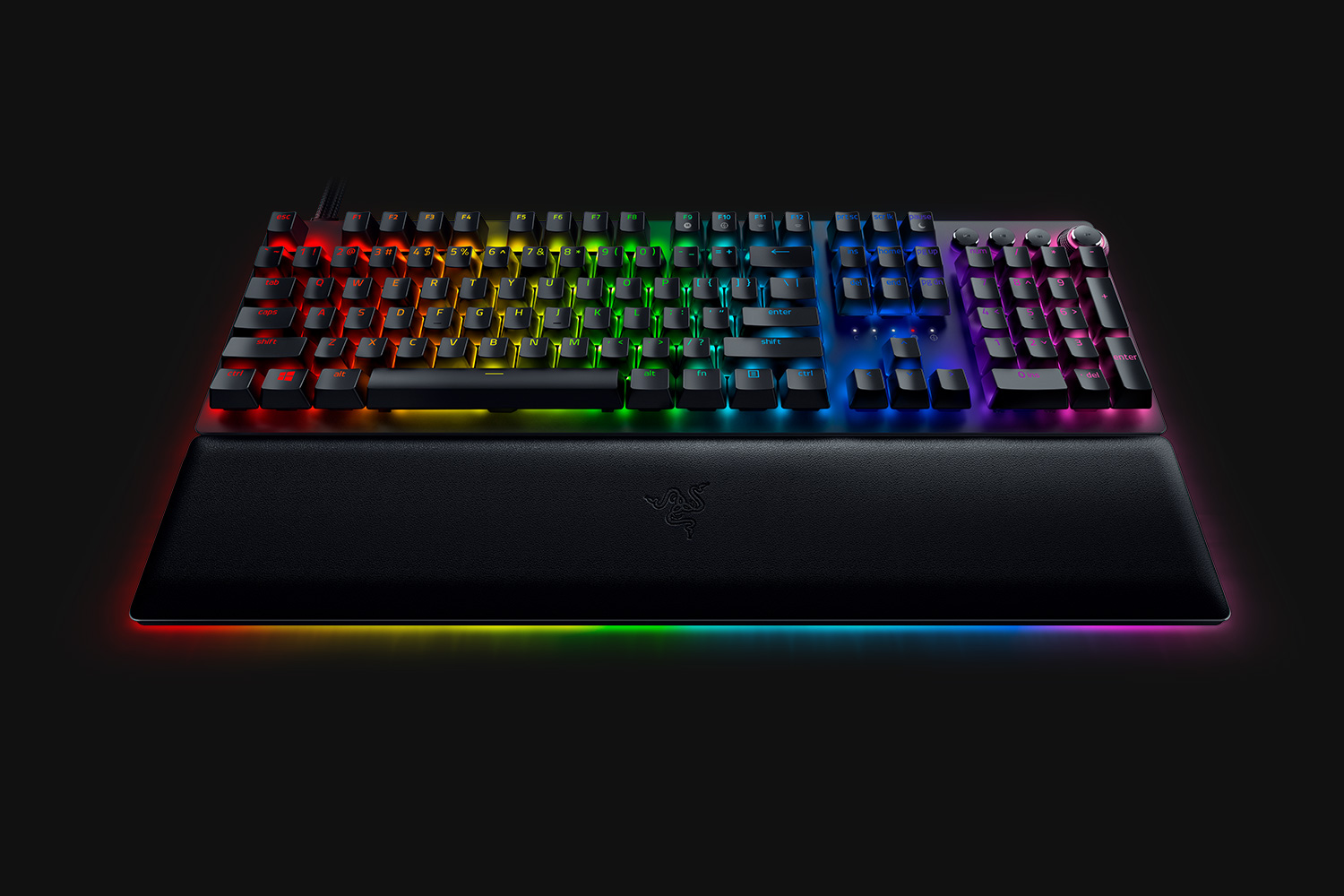 Razer Huntsman V2 Analog鍵盤導入類比式光軸，提供更平滑的油門操控感