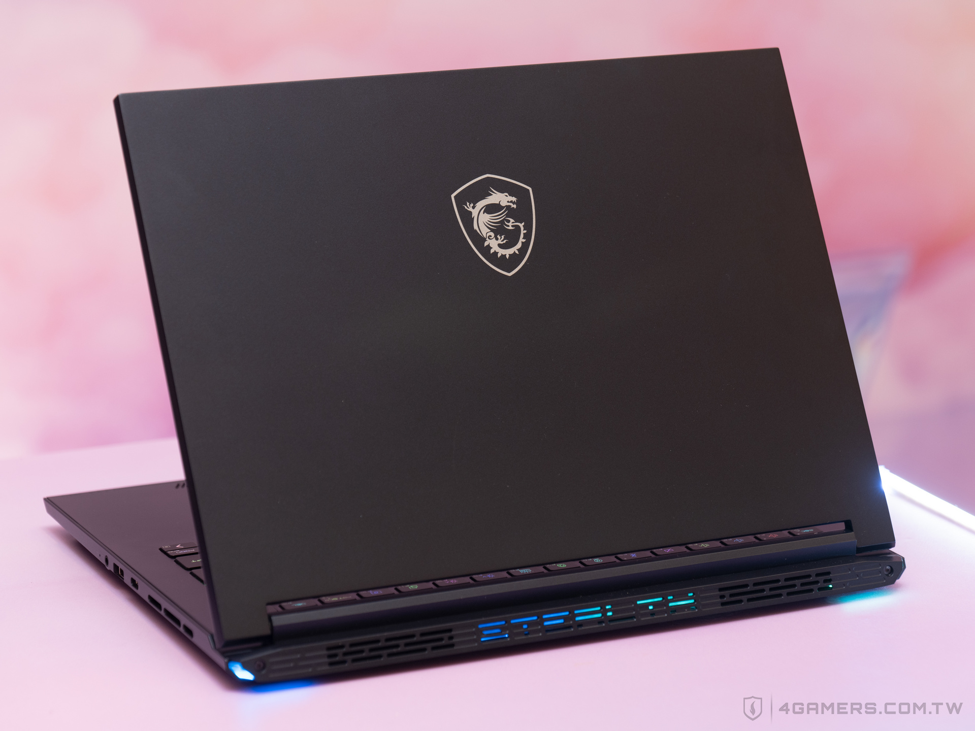 MSI Stealth 14 Studio A13V