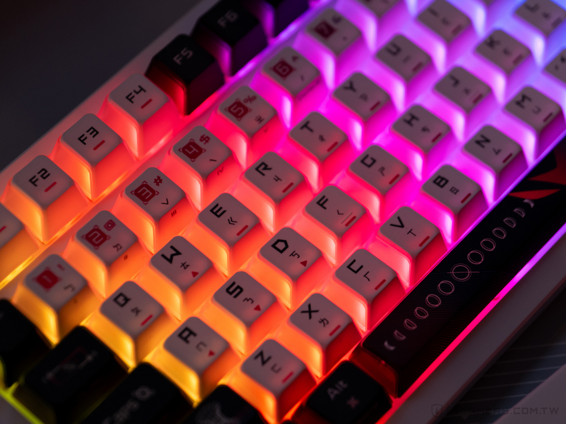 ASUS ROG Azoth X