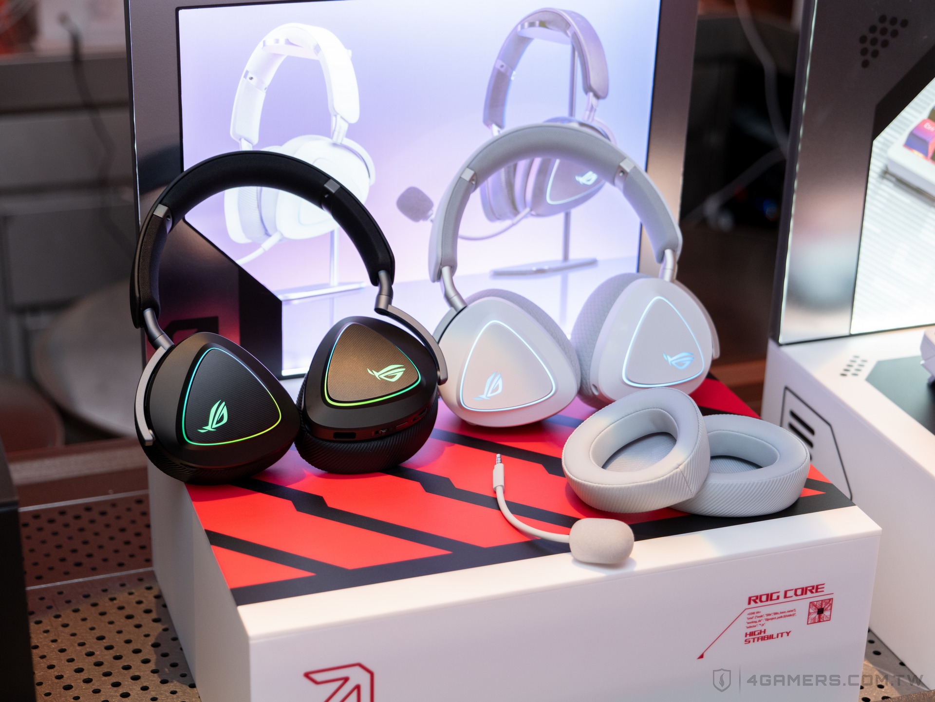 ROG Delta II