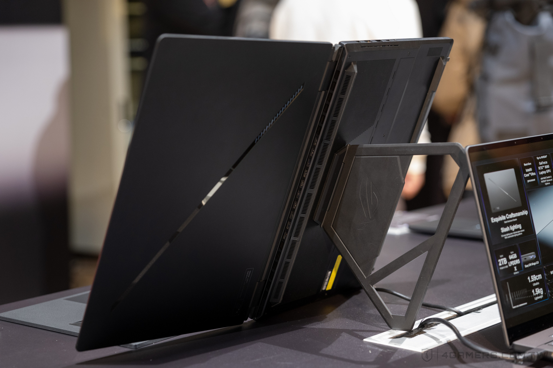 ROG Zephyrus Duo GX651