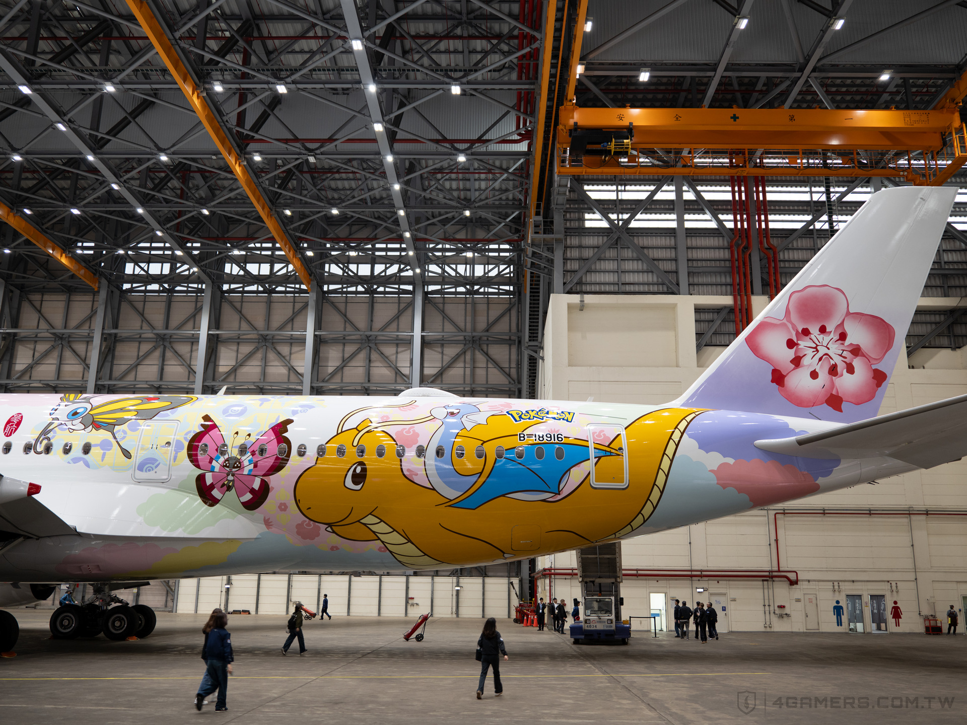 華航 皮卡丘彩繪機 CI2