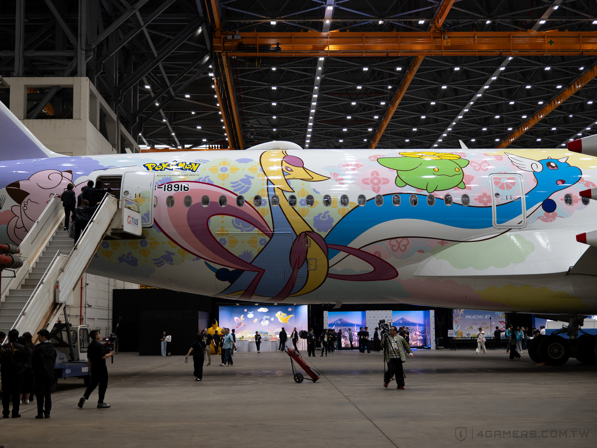 華航 皮卡丘彩繪機 CI2