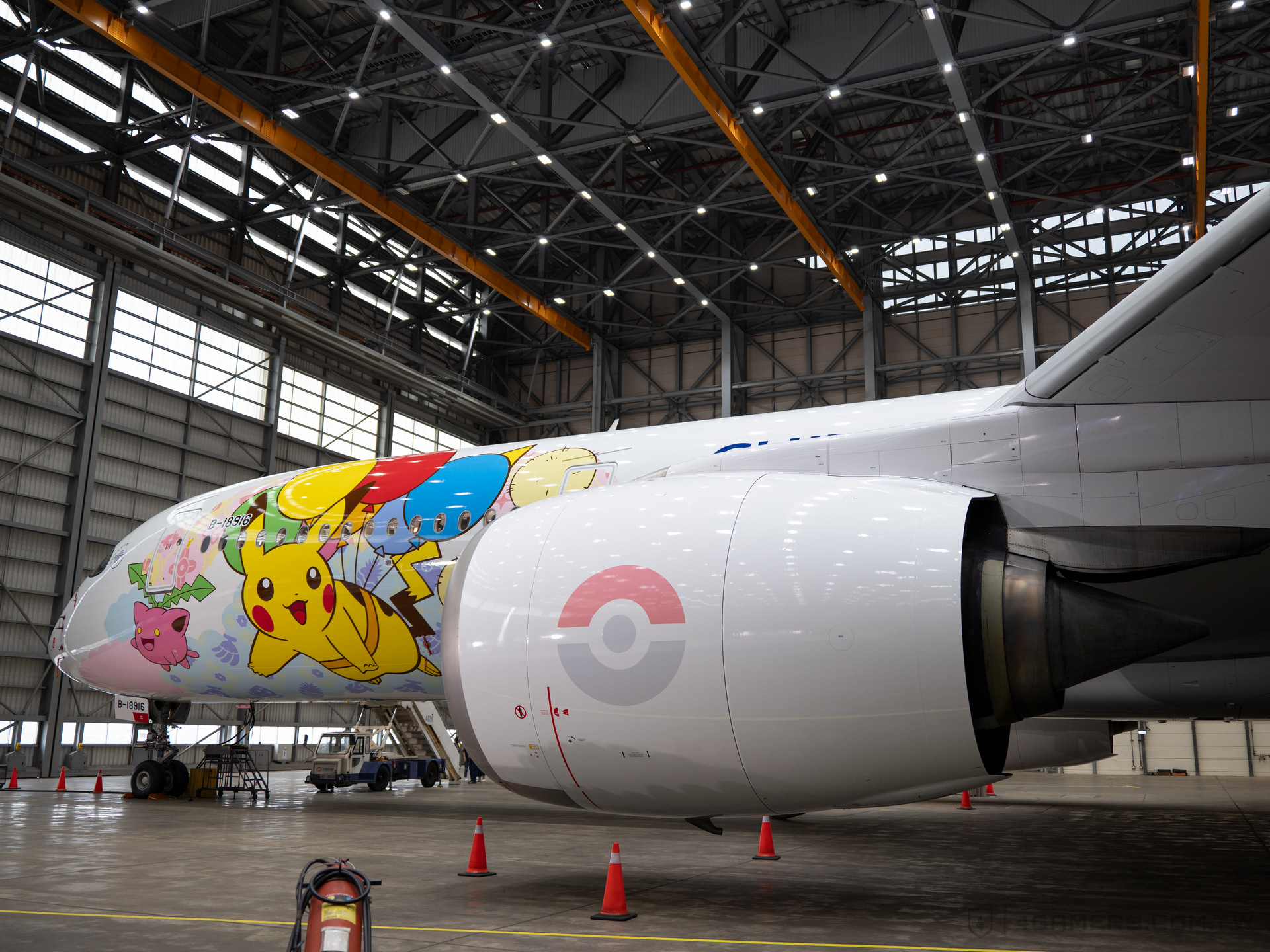 華航 皮卡丘彩繪機 CI2