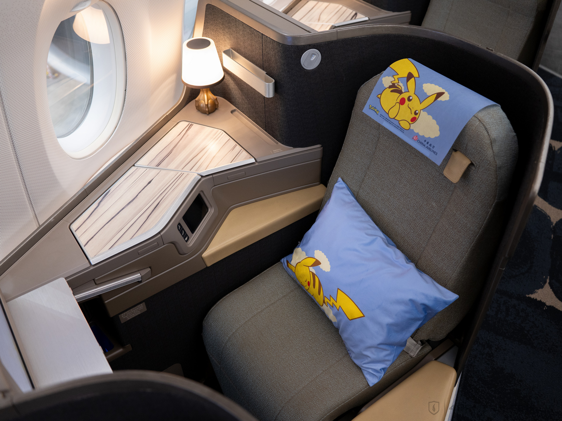 華航 皮卡丘彩繪機 CI2