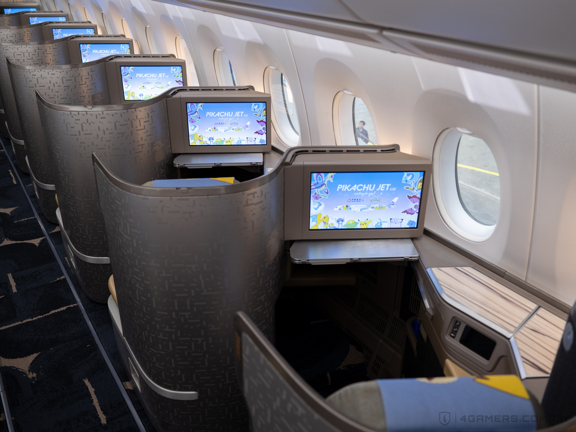 華航 皮卡丘彩繪機 CI2