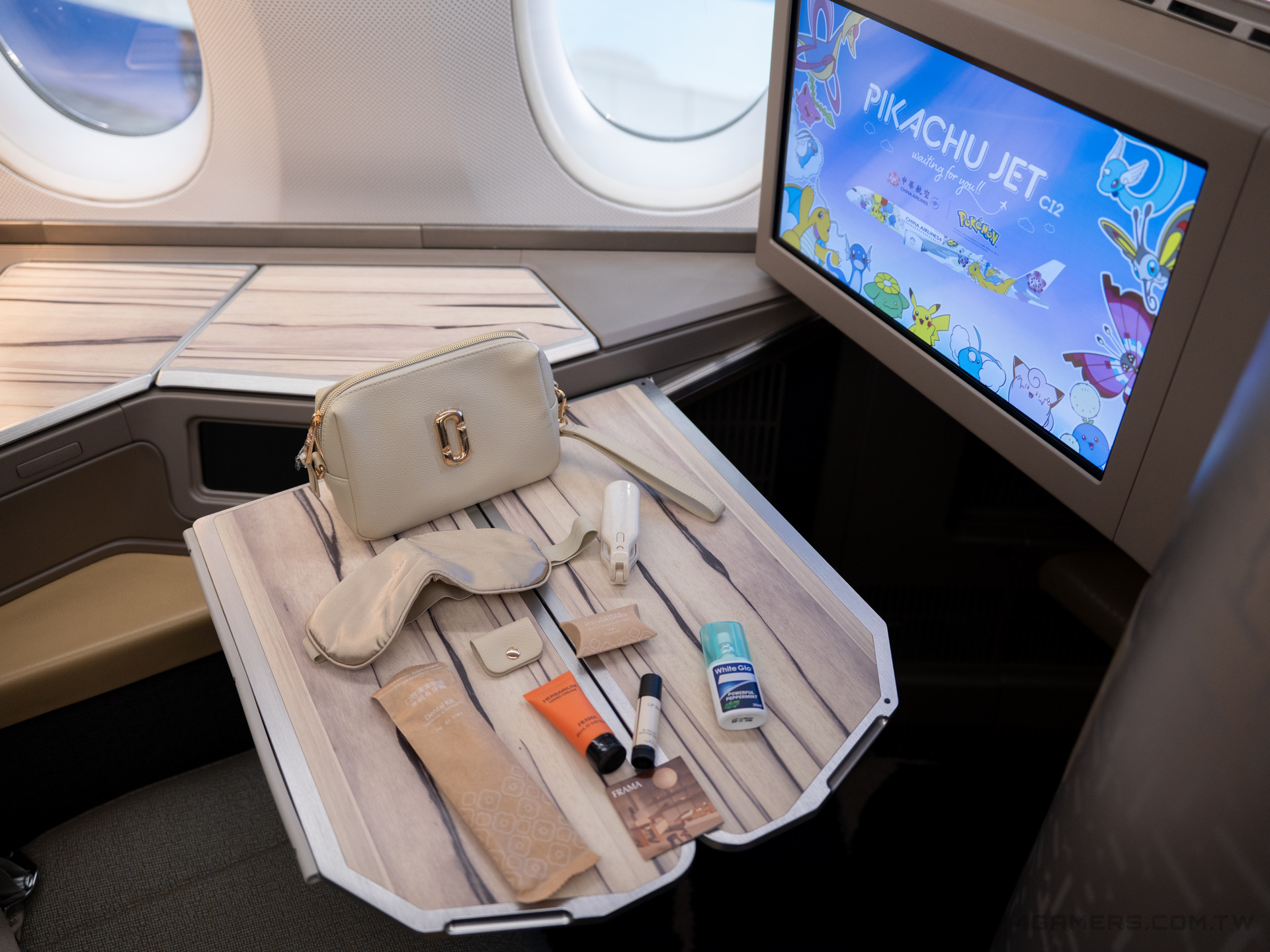 華航 皮卡丘彩繪機 CI2