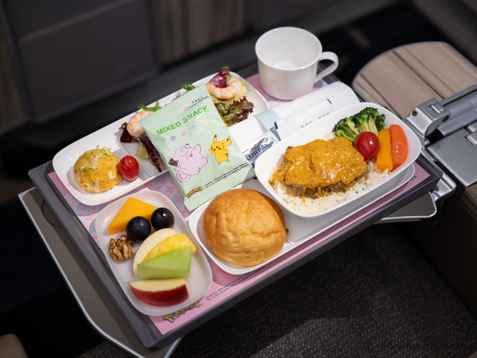 華航 皮卡丘彩繪機 CI2