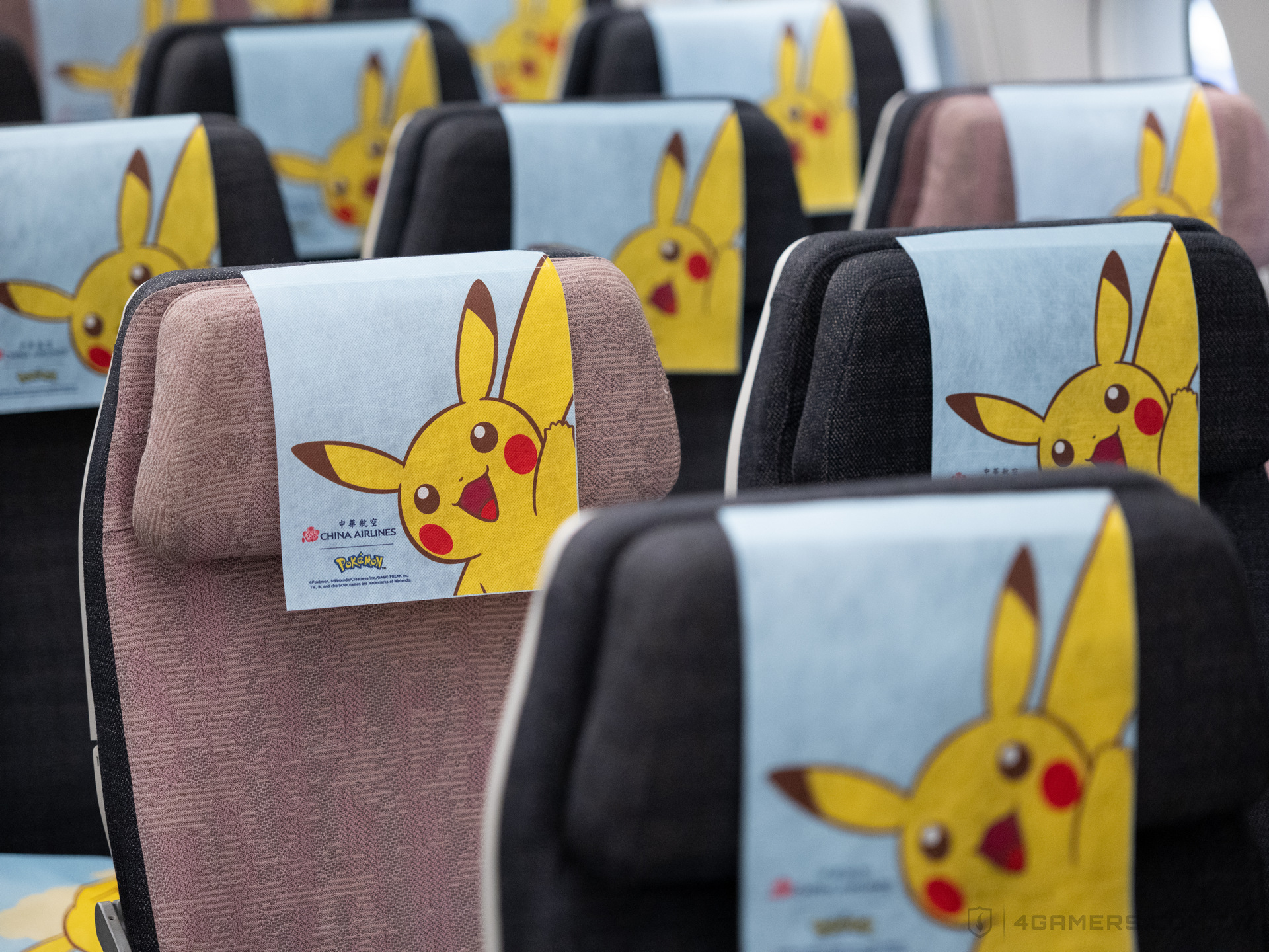 華航 皮卡丘彩繪機 CI2