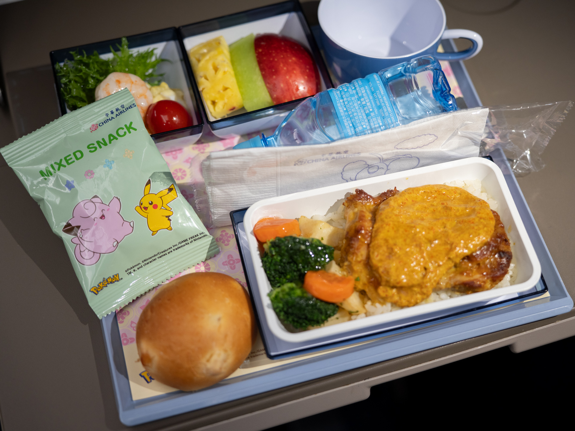 華航 皮卡丘彩繪機 CI2