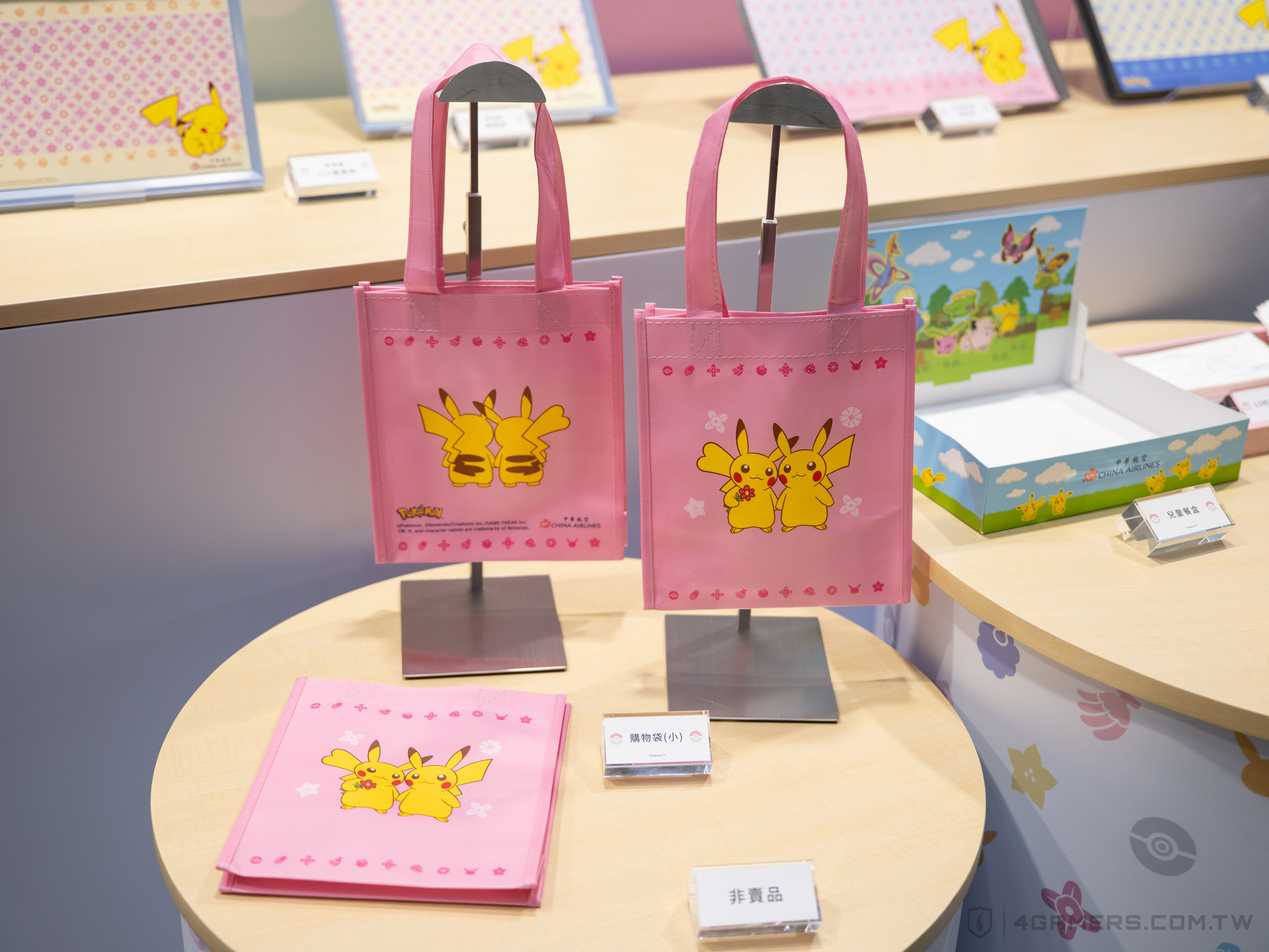 華航 皮卡丘彩繪機 CI2