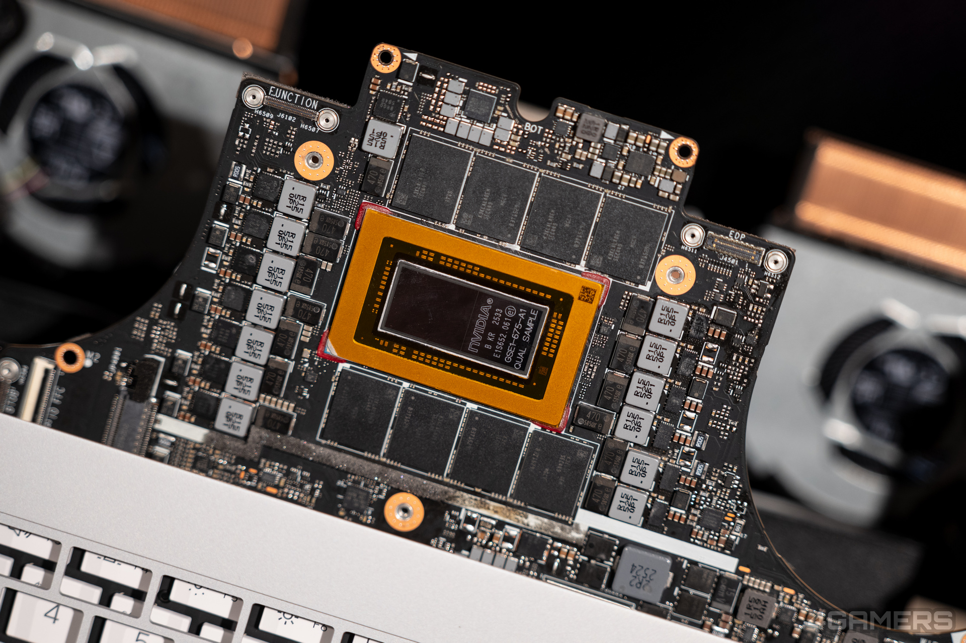 ASUS Pro Art P16 H7607 / Pro Art P14 H7407