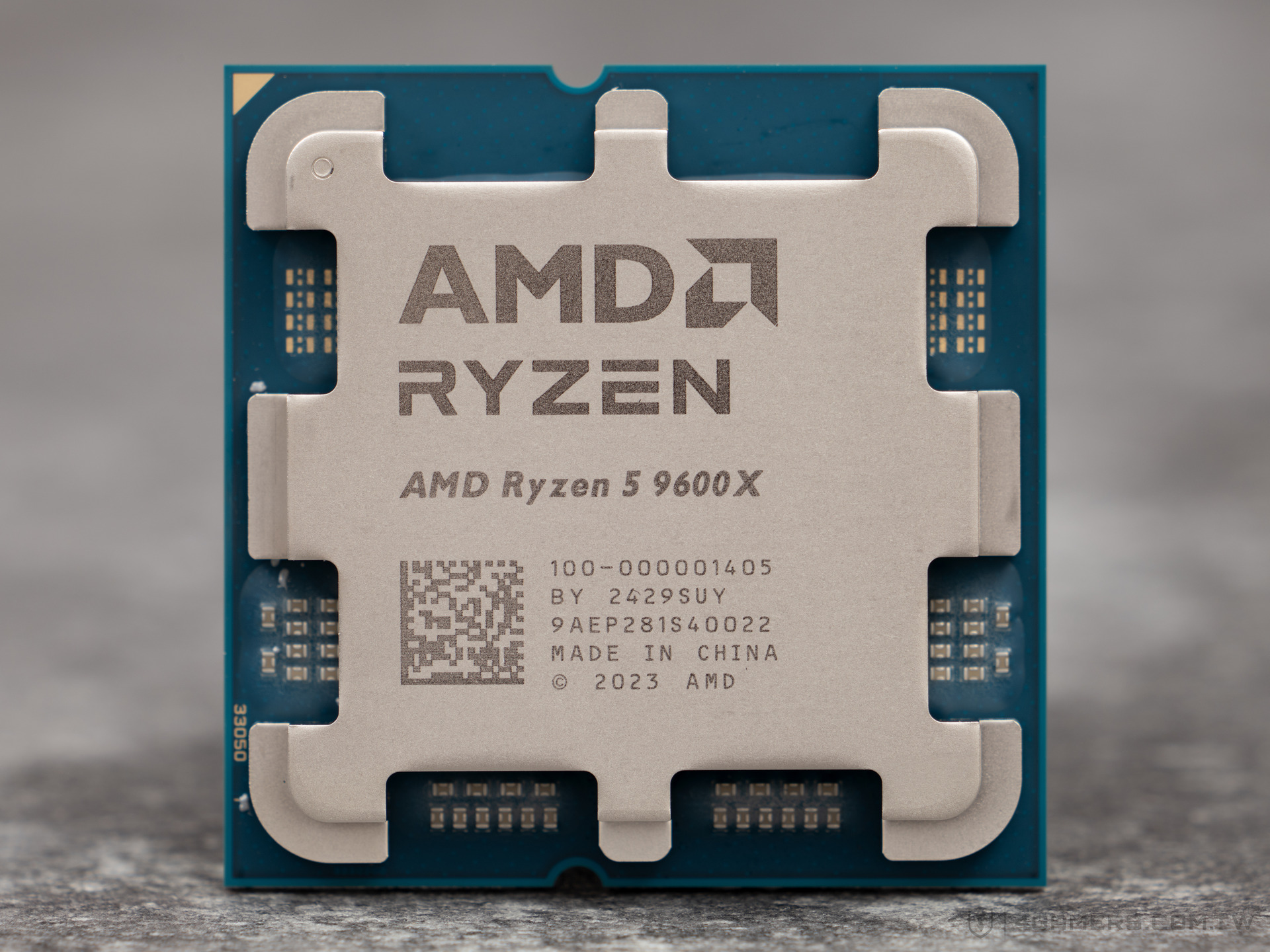 AMD Ryzen 7 9700X & Ryzen 5 9600X