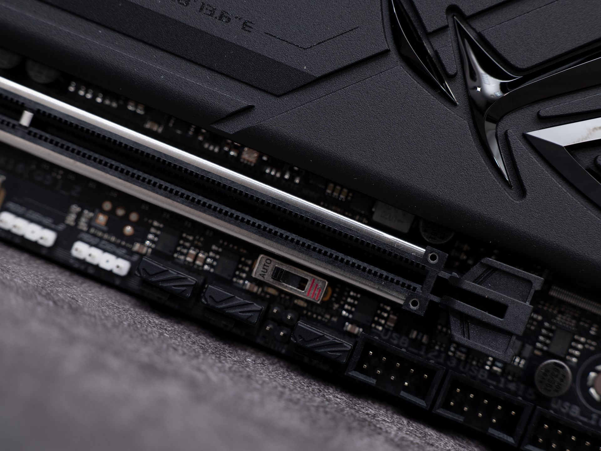 ASUS ROG Crosshair X870E Dark Hero