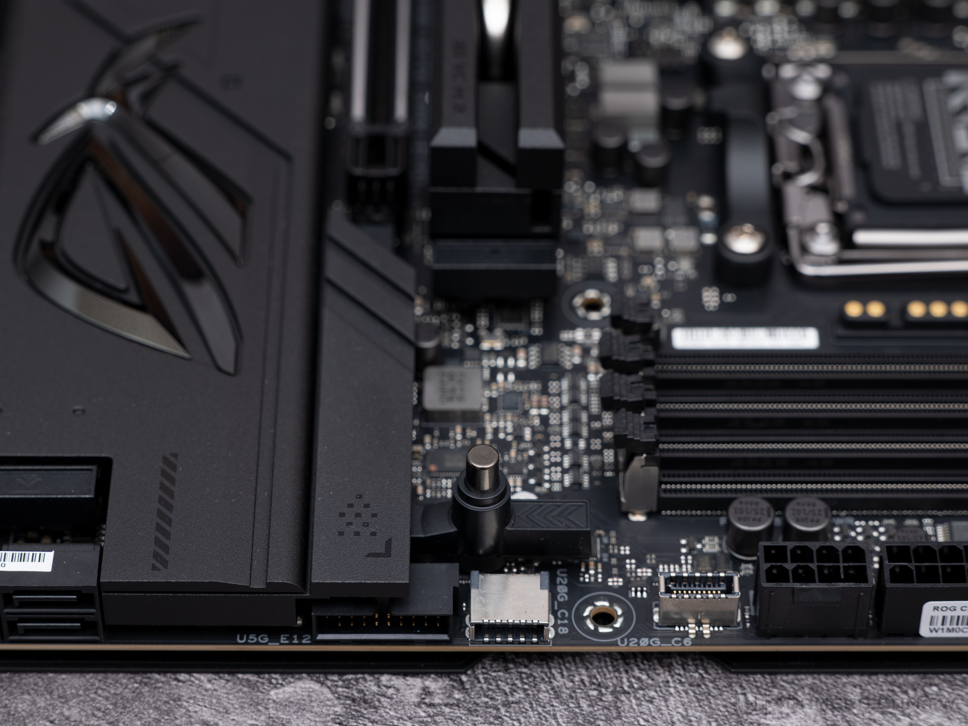 ASUS ROG Crosshair X870E Dark Hero