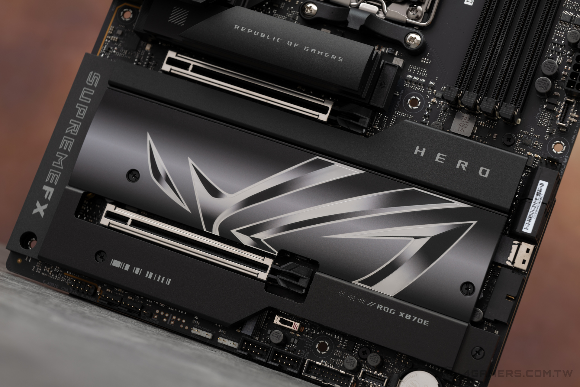 ASUS ROG Crosshair X870E Hero