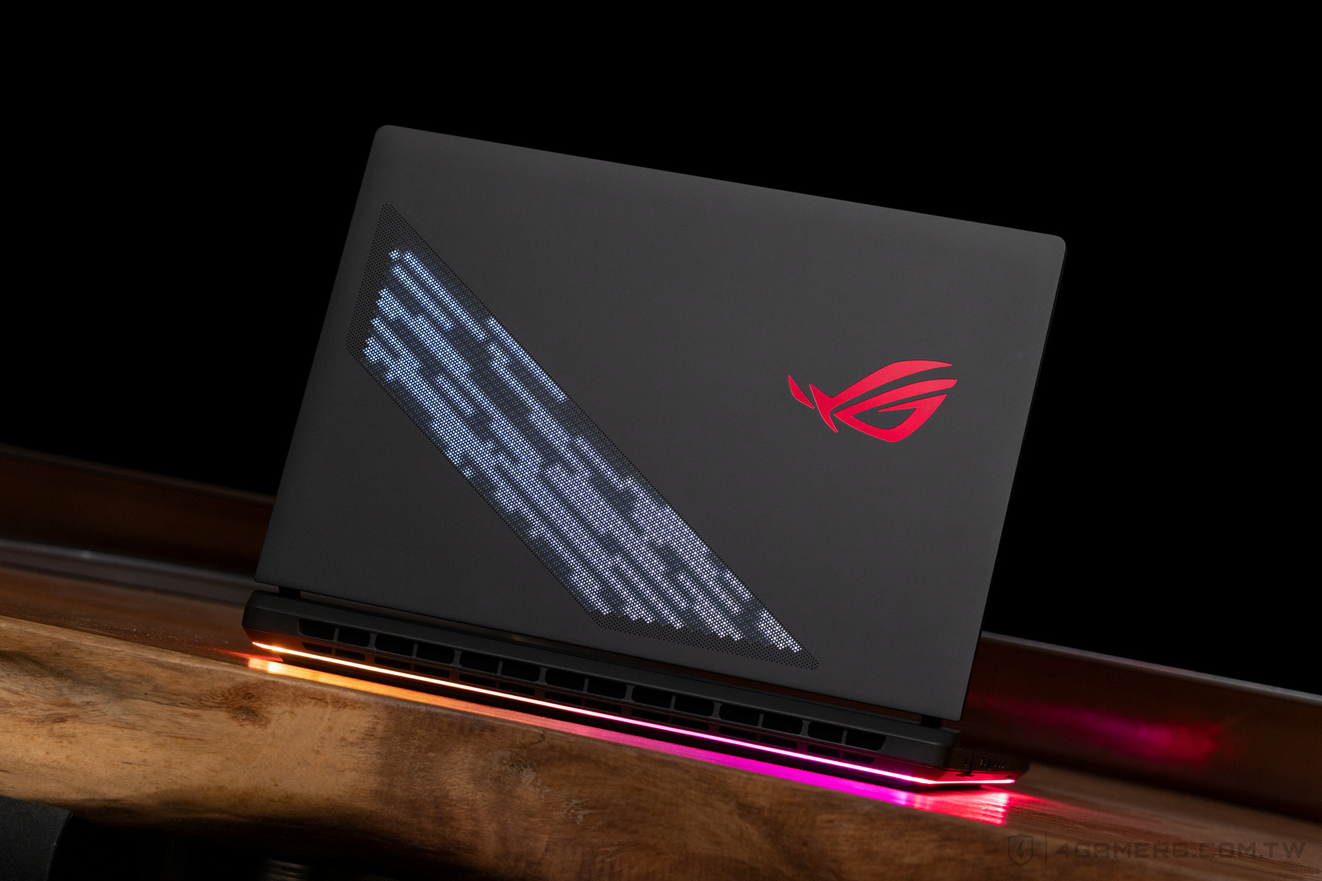 ASUS ROG Strix SCAR 18 2025 G835LX