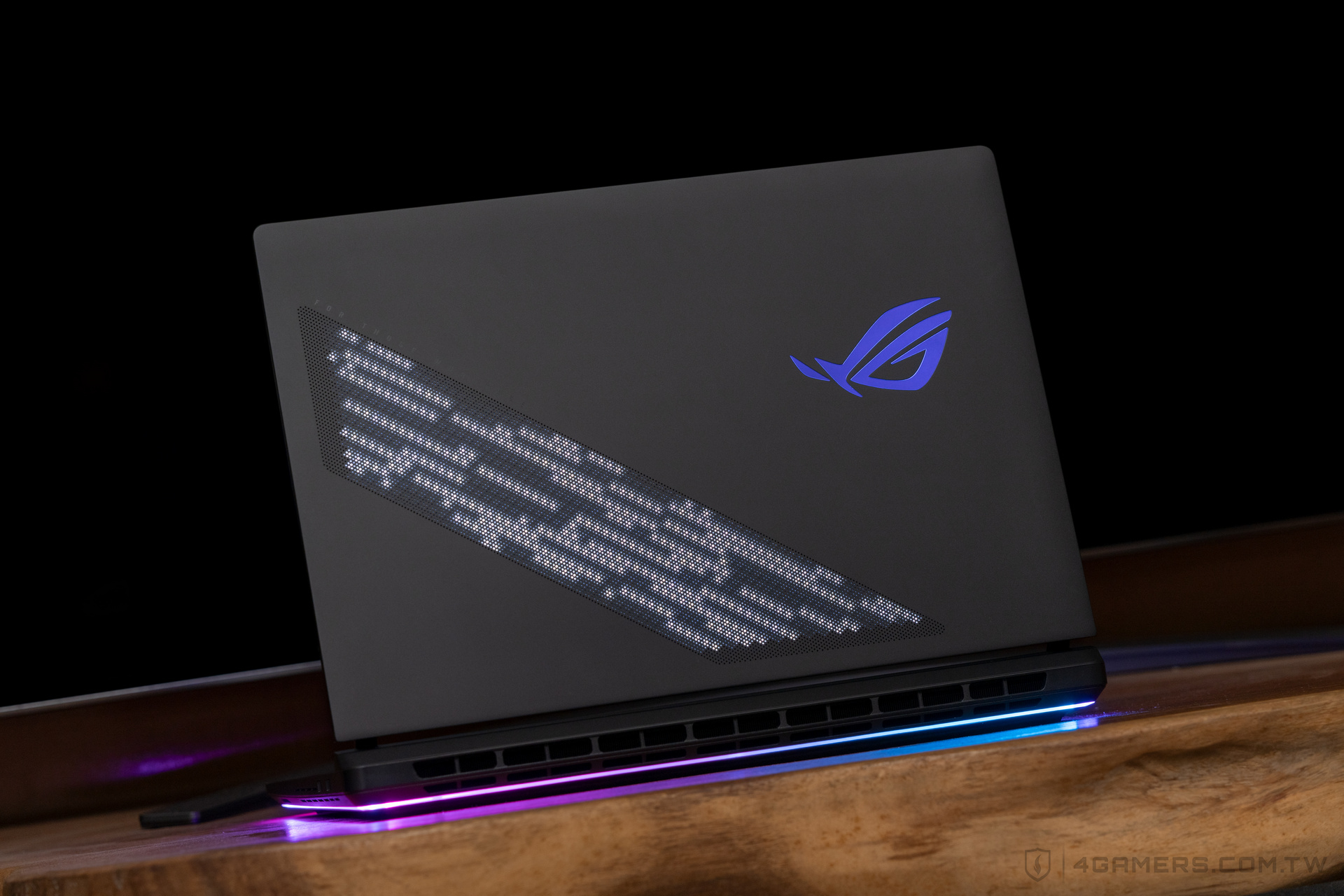 ASUS ROG Strix SCAR 18 2025 G835LX