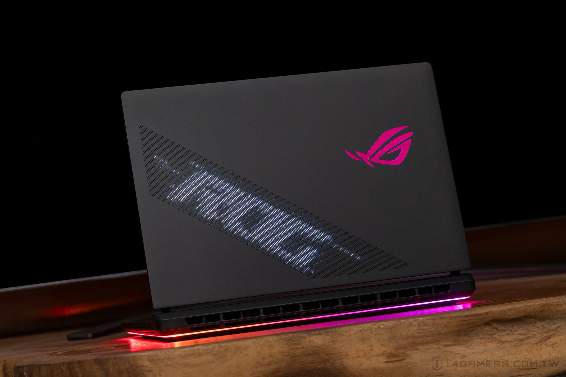 ASUS ROG Strix SCAR 18 2025 G835LX