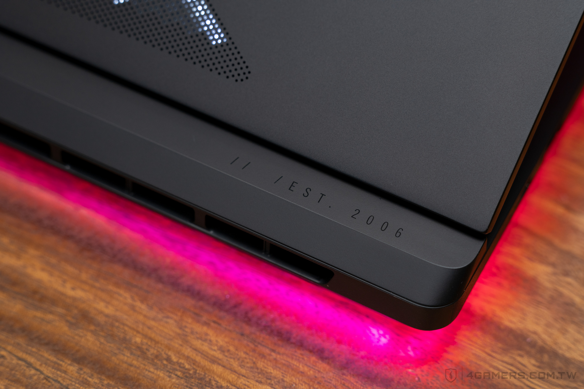 ASUS ROG Strix SCAR 18 2025 G835LX