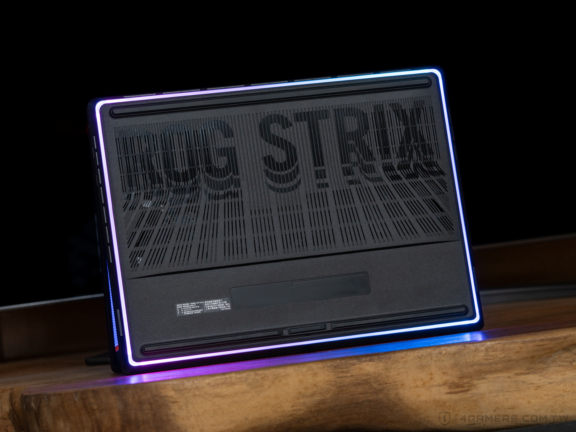 ASUS ROG Strix SCAR 18 2025 G835LX