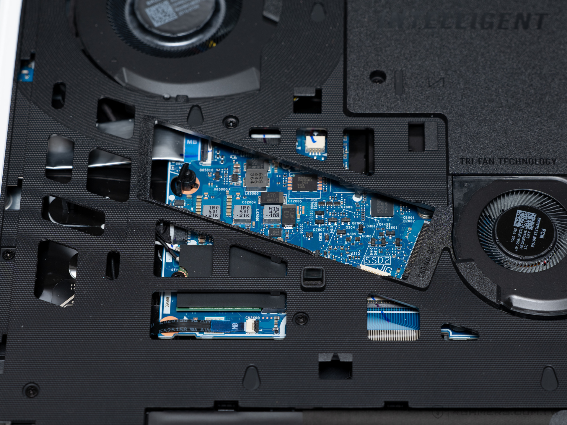 ASUS ROG Strix SCAR 18 2025 G835LX