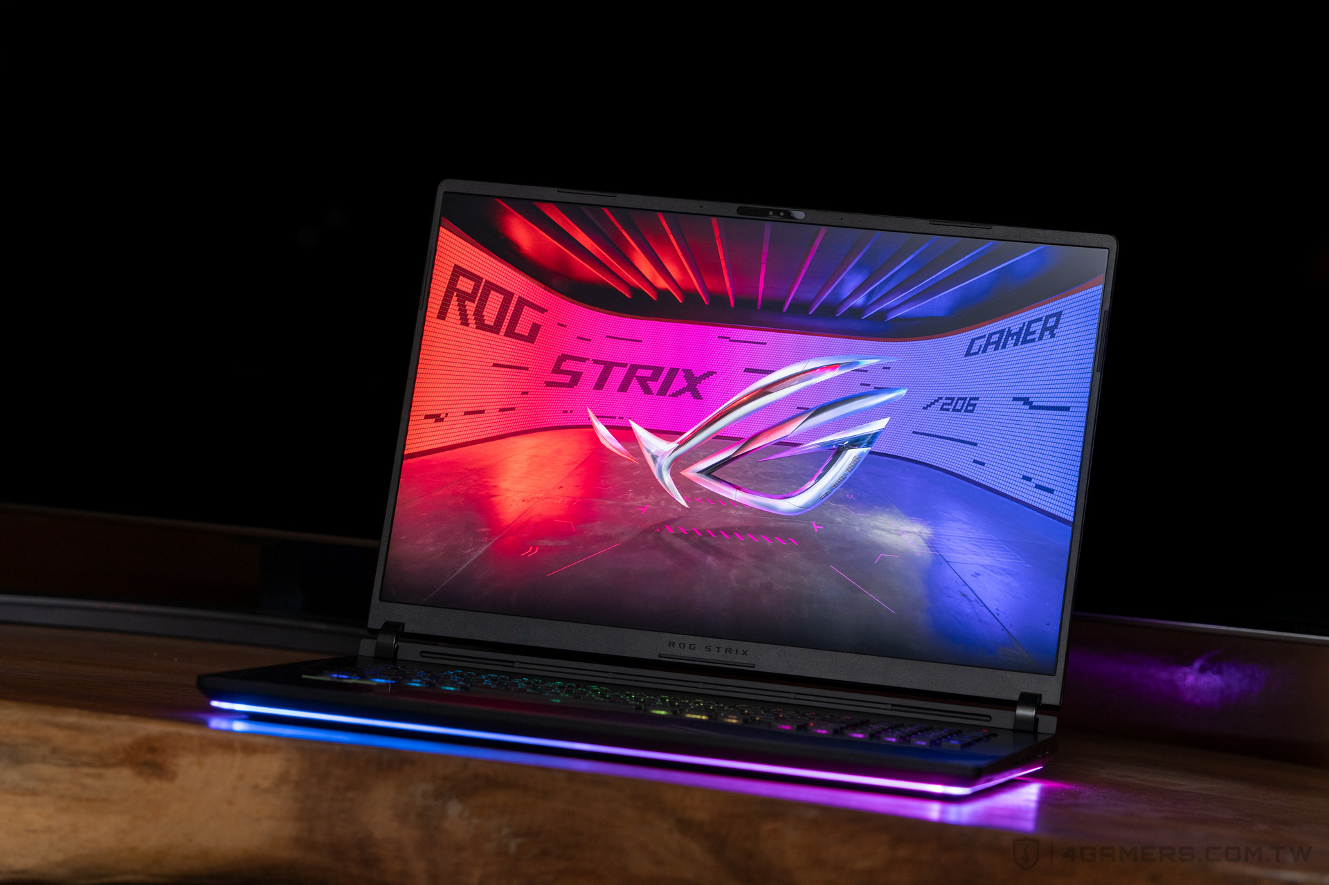 ASUS ROG Strix SCAR 18 2025 G835LX