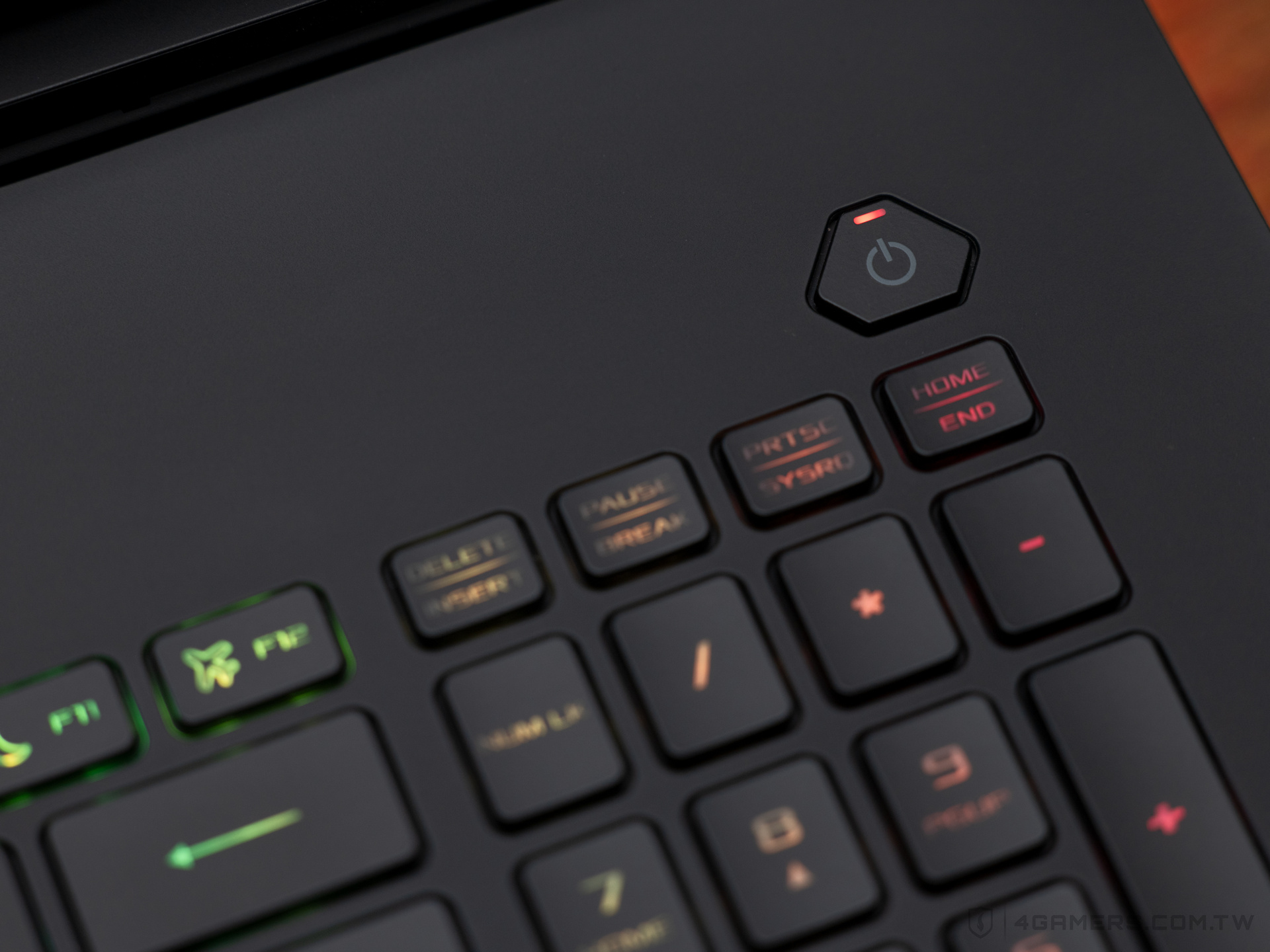 ASUS ROG Strix SCAR 18 2025 G835LX