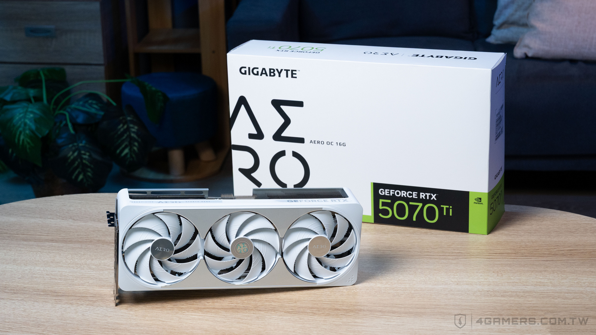 GIGABYTE GeForce RTX 5070 Ti AERO OC