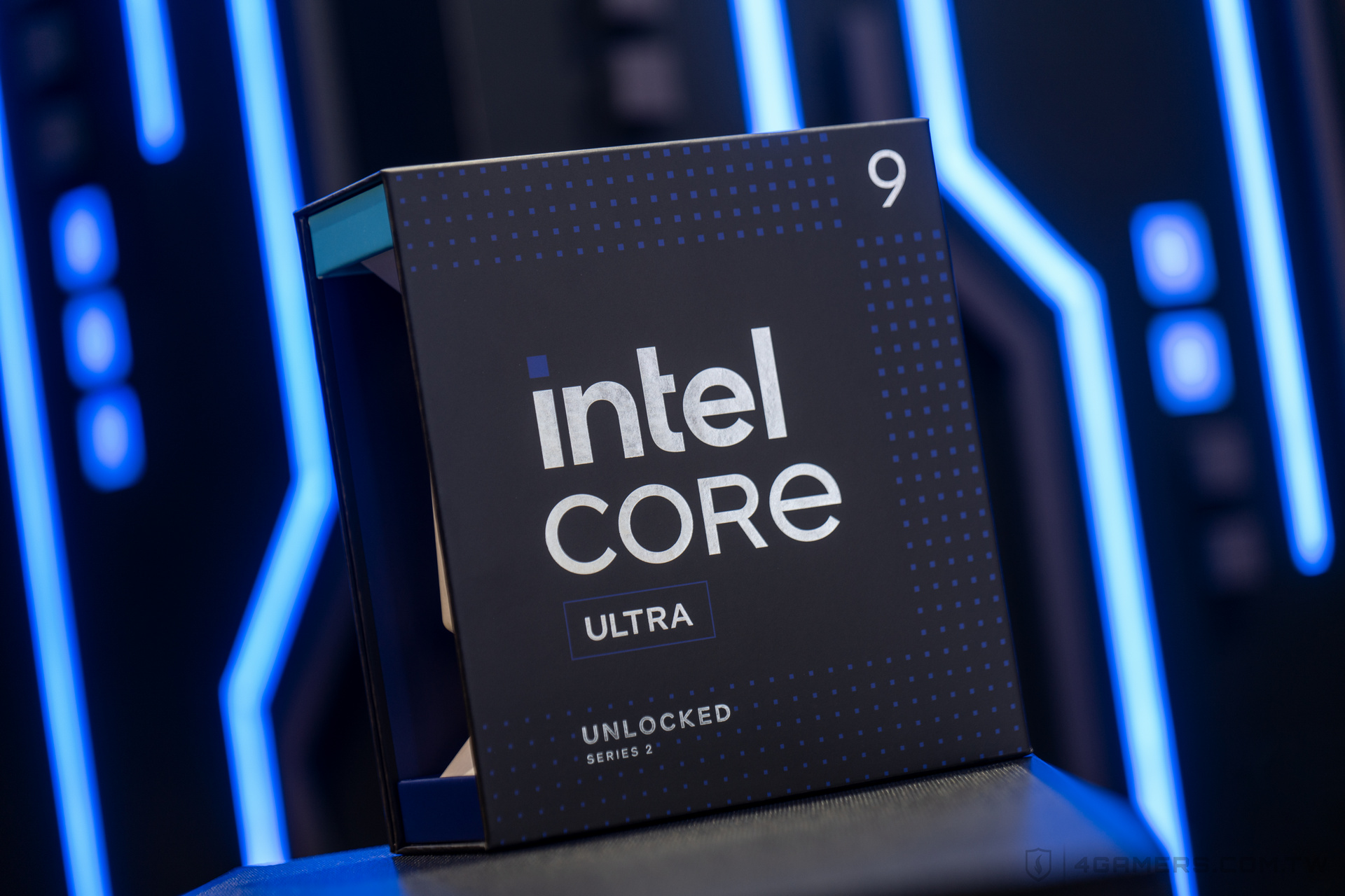 Intel Core Ultra 9 285K and Core Ultra 5 245K