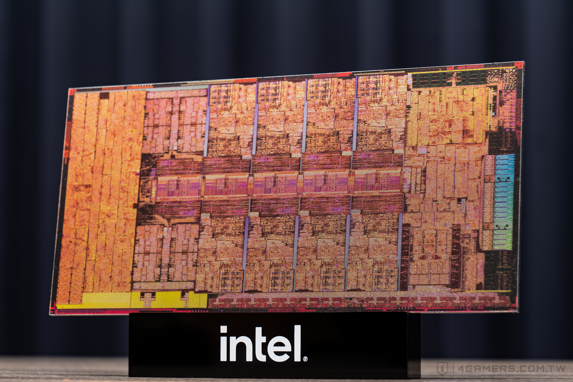 Intel Core i9-12900K and Core i5-12600K