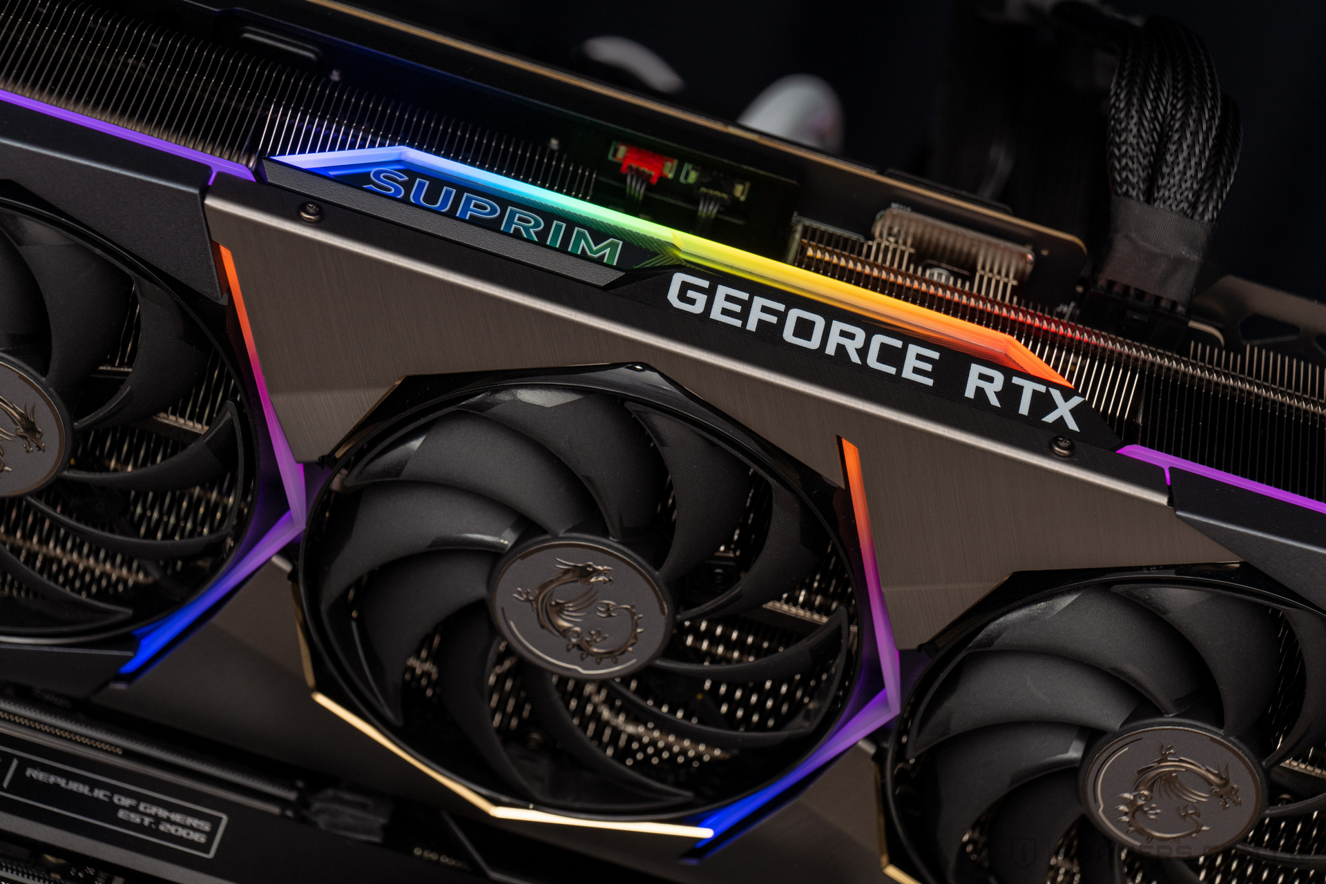 微星GeForce RTX 3090 Ti SUPRIM X評測：身兼專業繪圖卡的頂級遊戲顯卡