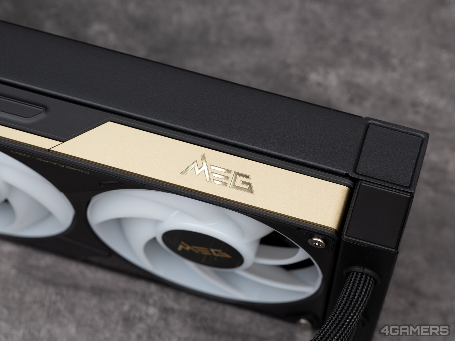 MSI MEG CORELIQUID E15 360