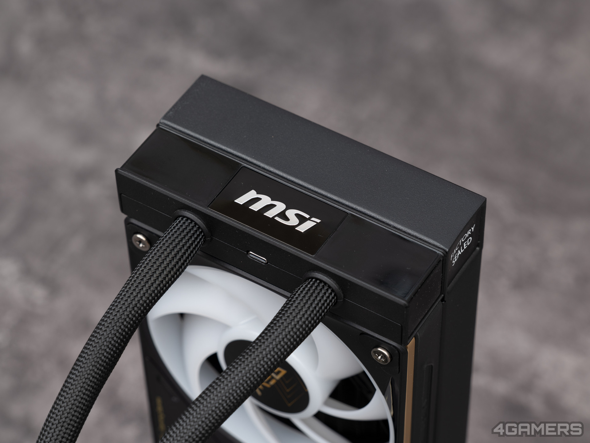 MSI MEG CORELIQUID E15 360
