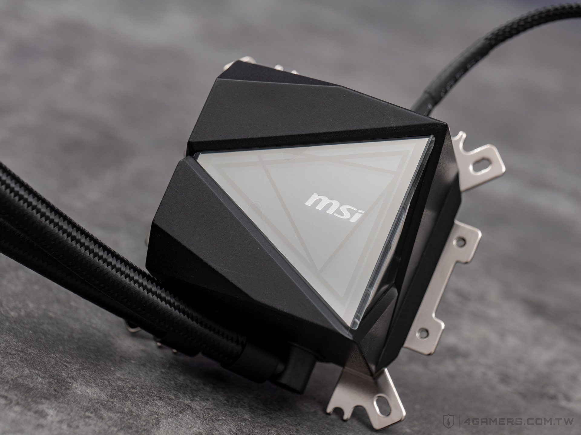 MSI MAG CORELIQUID I360