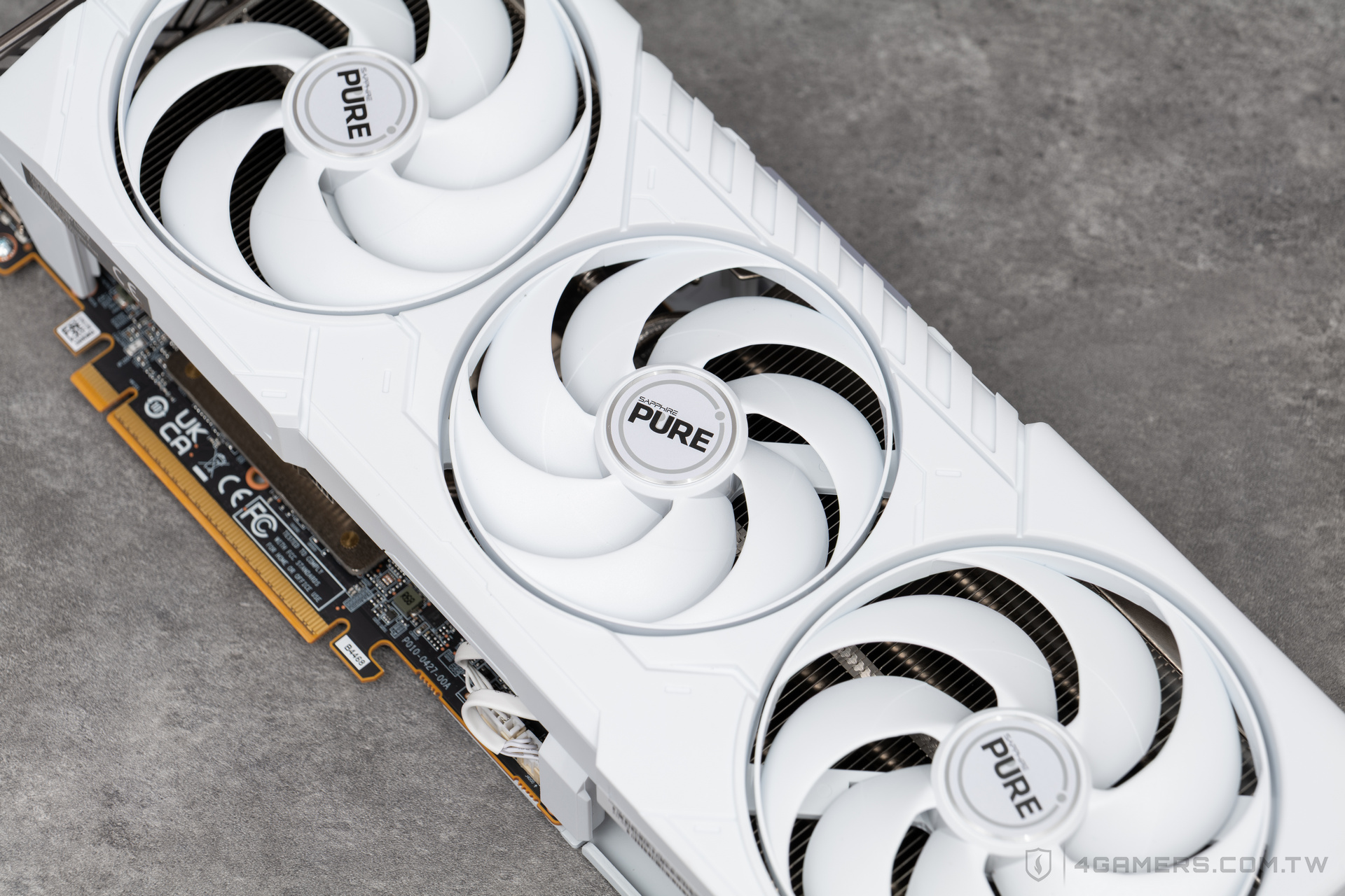 SAPPHIRE PURE Radeon RX 9070 XT and RX 9070