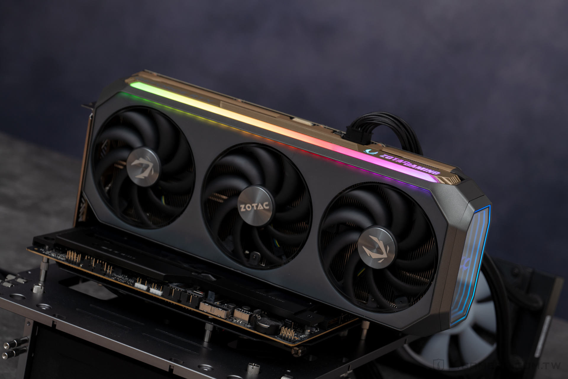 ZOTAC GAMING GeForce RTX 5080 AMP Extreme INFINITY