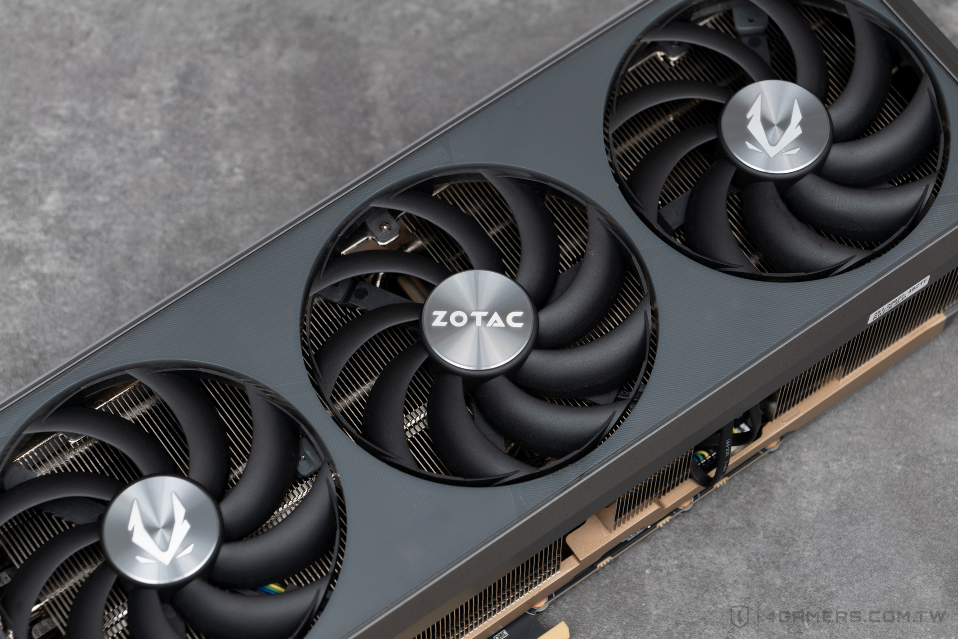 ZOTAC GAMING GeForce RTX 5080 AMP Extreme INFINITY