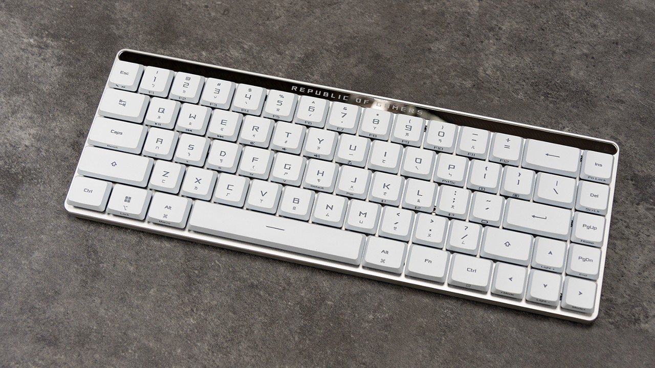 【美品】ROG Falchion RX Low Profile 赤軸 65％サイズ＋ロープロファイル】ASUSよりROG RX Low-Profile赤軸