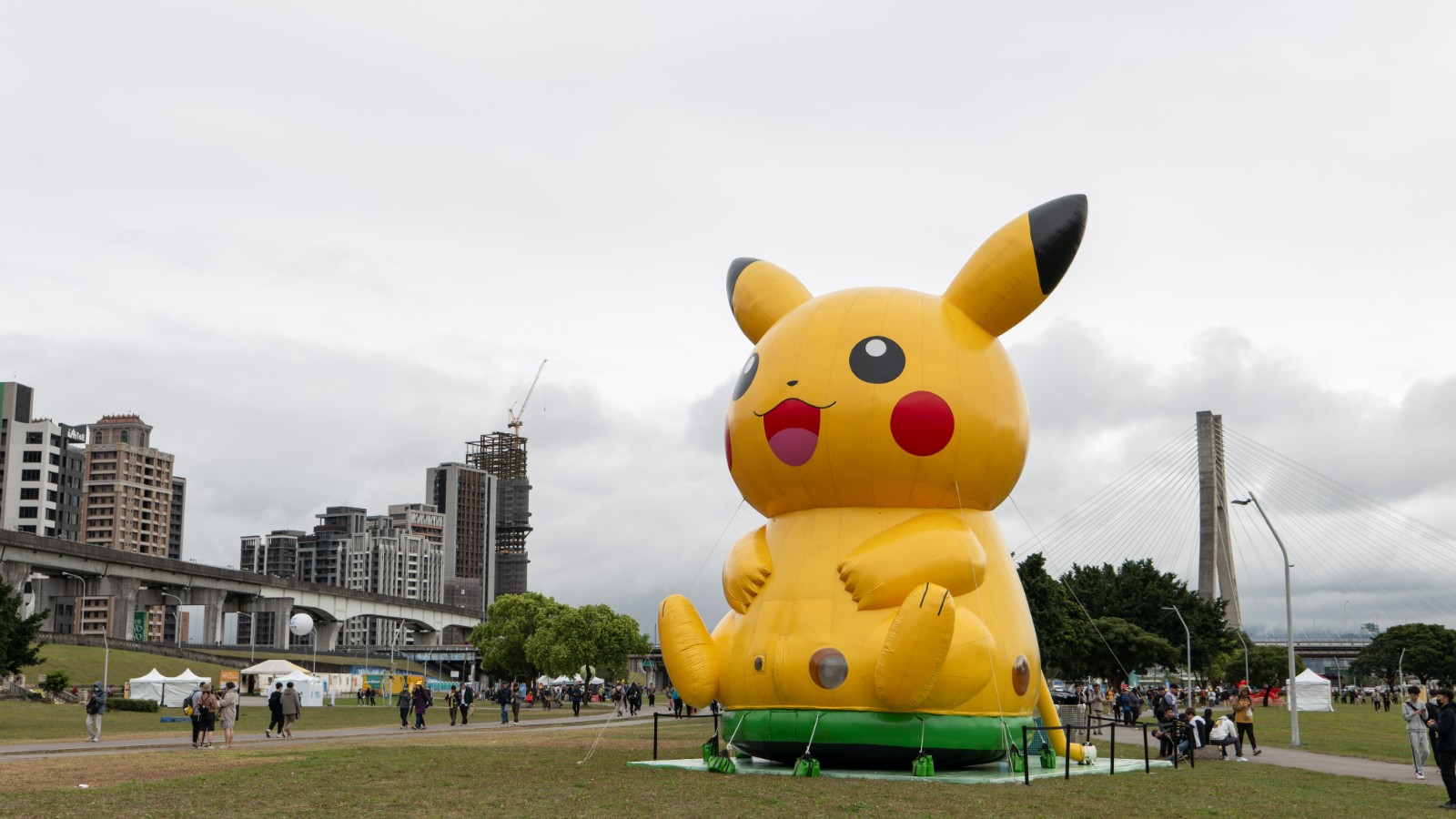 《Pokemon GO Tour:合眾》新北現場直擊:6公尺巨大皮卡丘超壯觀,主題T-Shirt排隊逾4小時 | 4Gamers