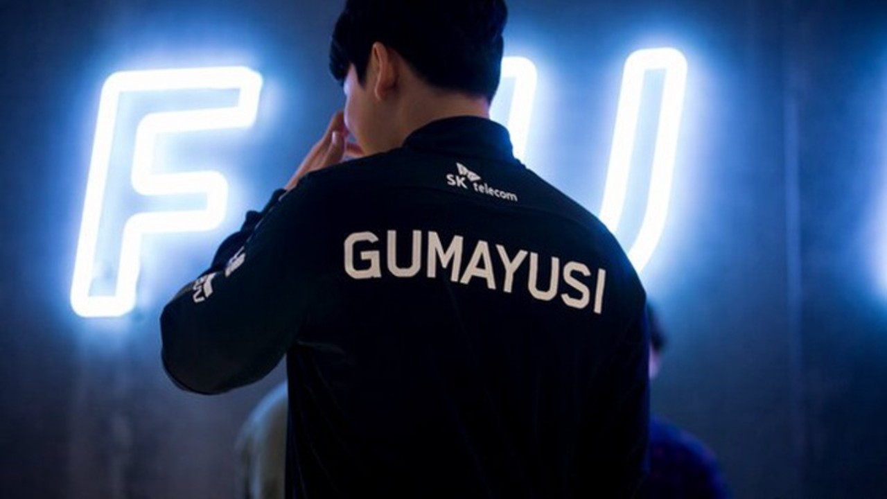 T1 gumayusi. Gumayusi and faker. Gumayusi. Gumayusi. Gumayusi photo.