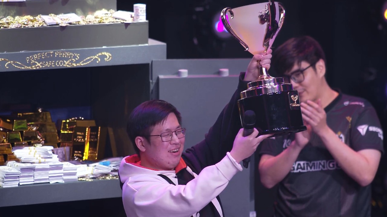 Taiwanese Player UMA (Kagami) Wins 2023 Capcom Cup with  Million Prize