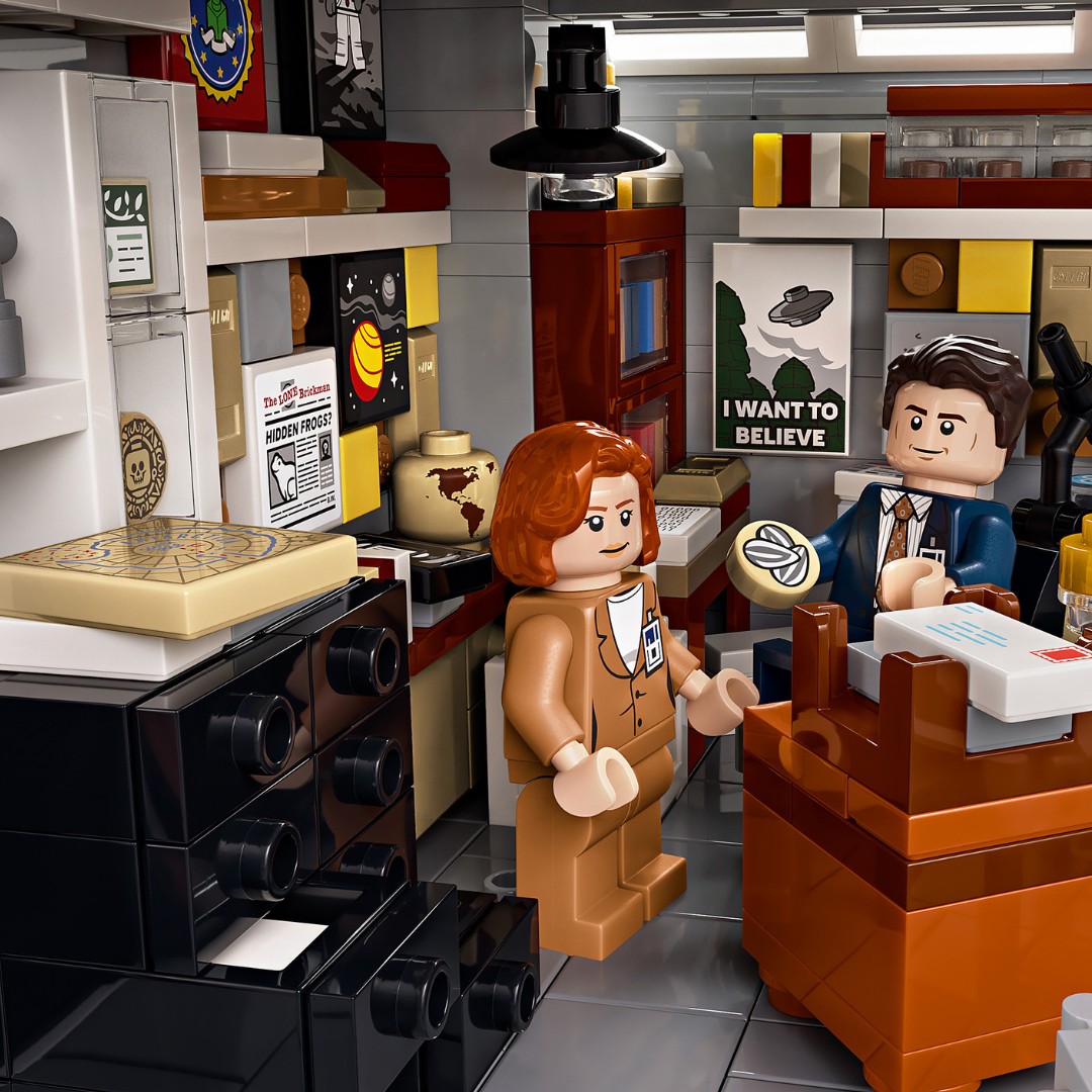 21369-The-X-Files-Mulders-Office_iaHzkITSloZG
