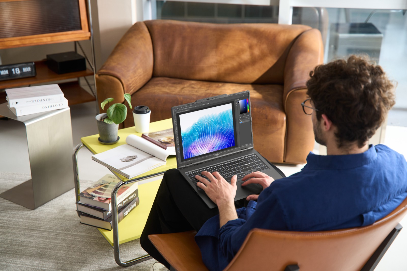 06_Venture A16 AI+搭載16吋OLED面板,具備100_ DCI-P3 色域範圍,為使用者帶來極致真實的視覺體驗