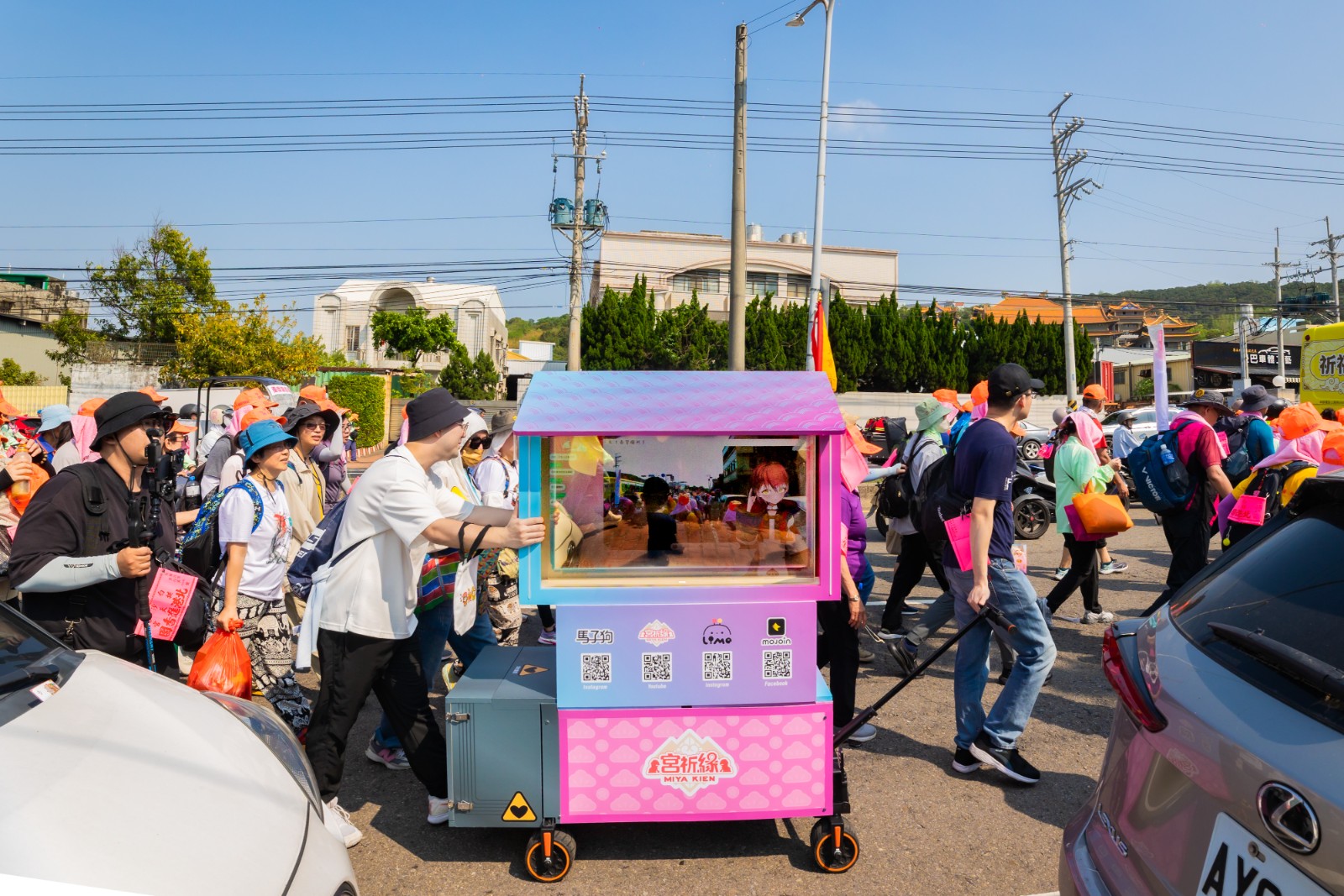 圖2-橘子集團以「小緣號」帶領旗下虛擬偶像宮祈緣進挑戰9天8夜白沙屯徒步進香，期待為台灣原創IP的跨域發展樹立全新標竿