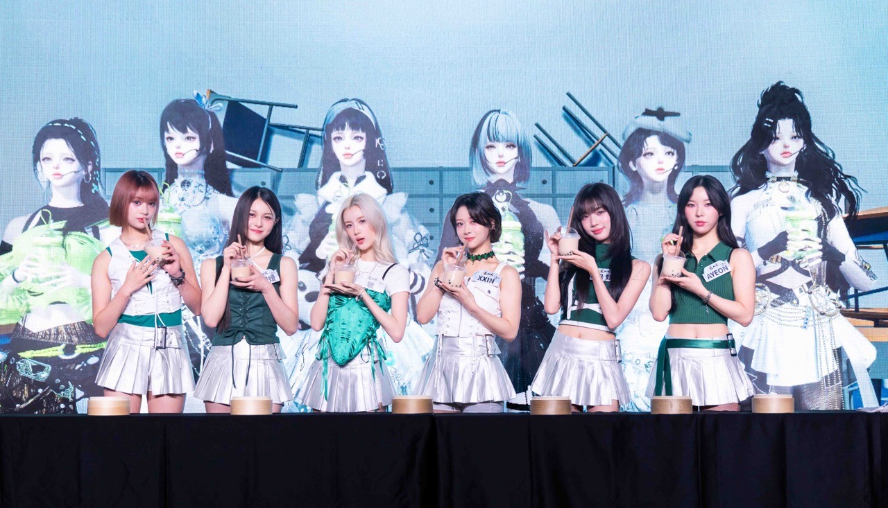 8 《逆水寒》一週年發佈會 GENBLUE幻藍小熊甜喝珍奶