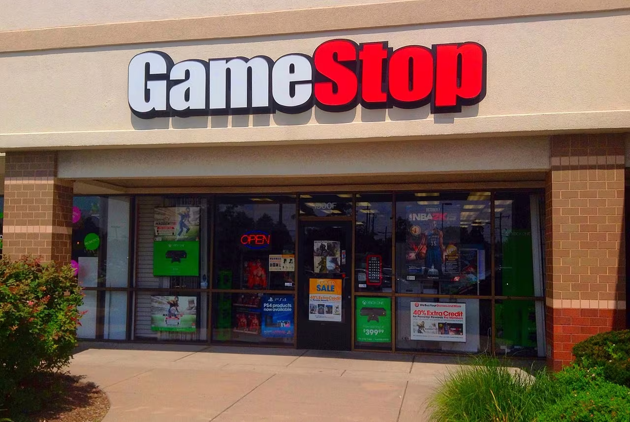https___img.4gamers.com.tw_puku-clone-version_1280px-GameStop-dd317b5ef263f339e6ddaebcb55de9a97426f4ce