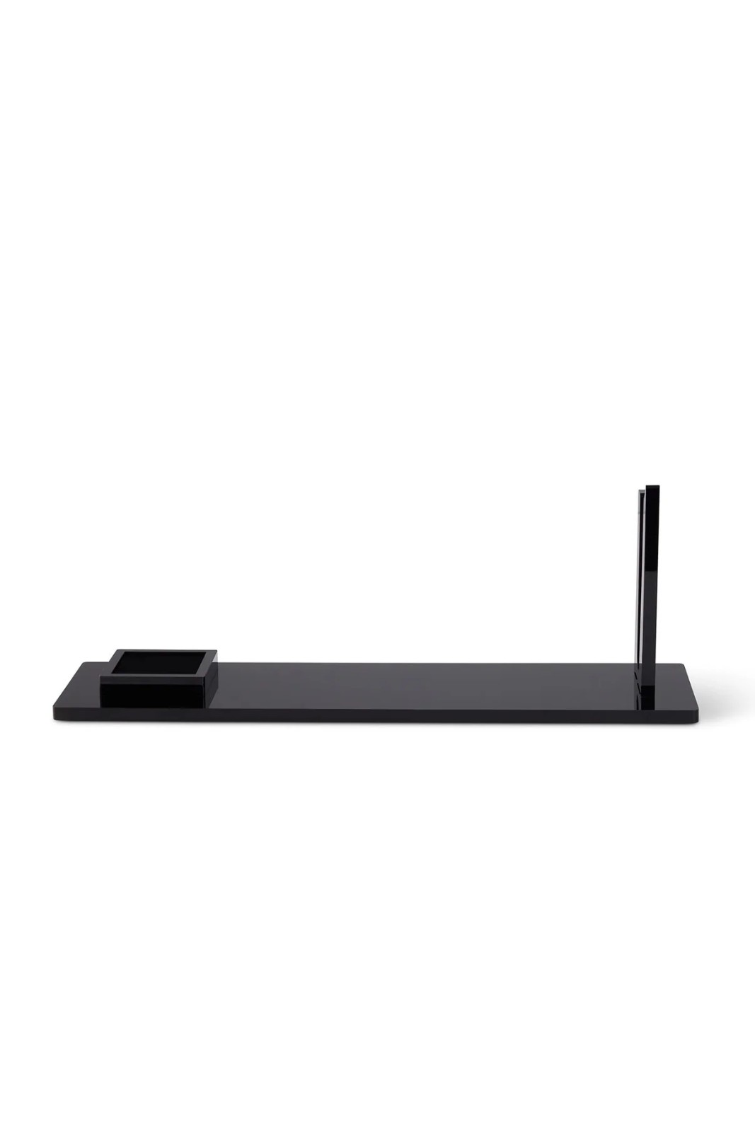 XBOX-GOWLancerReplica-GridImage-2_3-1333x2000-13