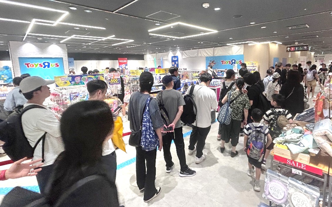 上野成人玩具反斗城 (1)